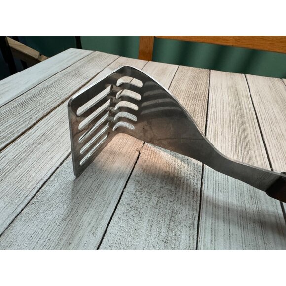 Right angle potato smasher. USA Ekco Flint Stainless Steel With Wooden Handle - Picture 3 of 9